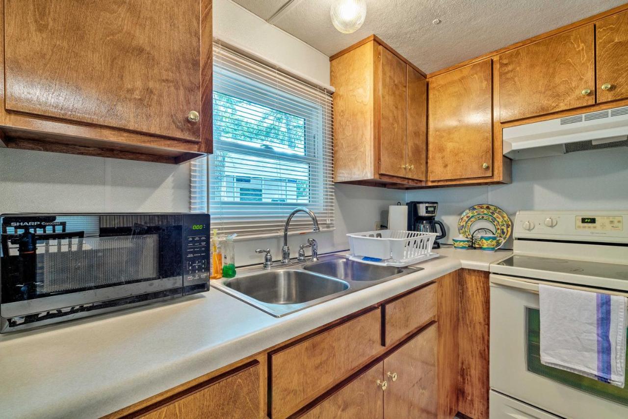 Cabin With Fire Pit, Walk To Steinhatchee River! Екстериор снимка